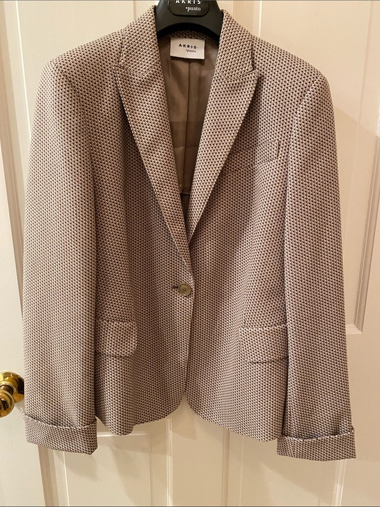 Akris Punto Jackets & Blazers - Akris Punto Light Beige/ Black/ Rust Check Blazer • Size 8